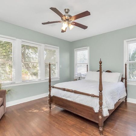 2 Kitchens,2 Living Rooms,4 Bedrooms-Close To All! Galveston Exterior photo
