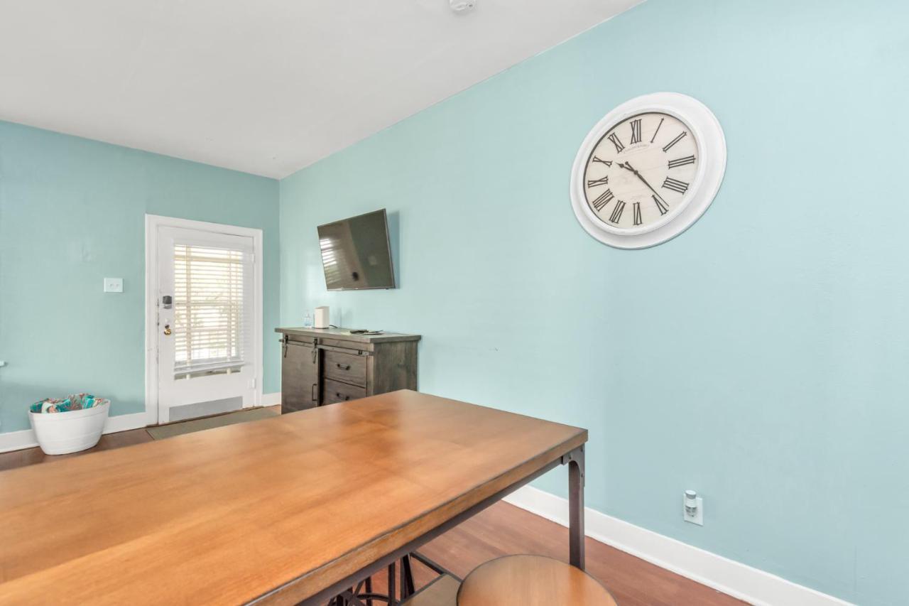2 Kitchens,2 Living Rooms,4 Bedrooms-Close To All! Galveston Exterior photo