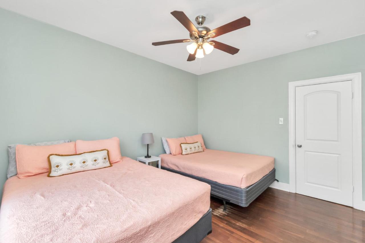 2 Kitchens,2 Living Rooms,4 Bedrooms-Close To All! Galveston Exterior photo