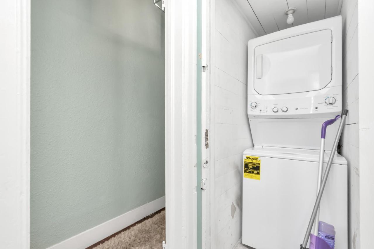 2 Kitchens,2 Living Rooms,4 Bedrooms-Close To All! Galveston Exterior photo