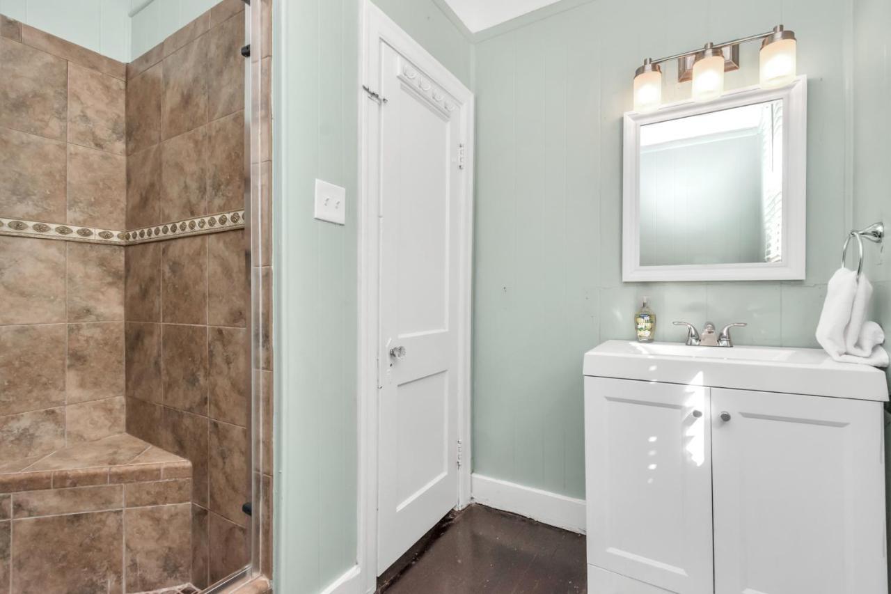 2 Kitchens,2 Living Rooms,4 Bedrooms-Close To All! Galveston Exterior photo