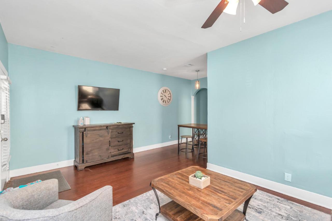 2 Kitchens,2 Living Rooms,4 Bedrooms-Close To All! Galveston Exterior photo