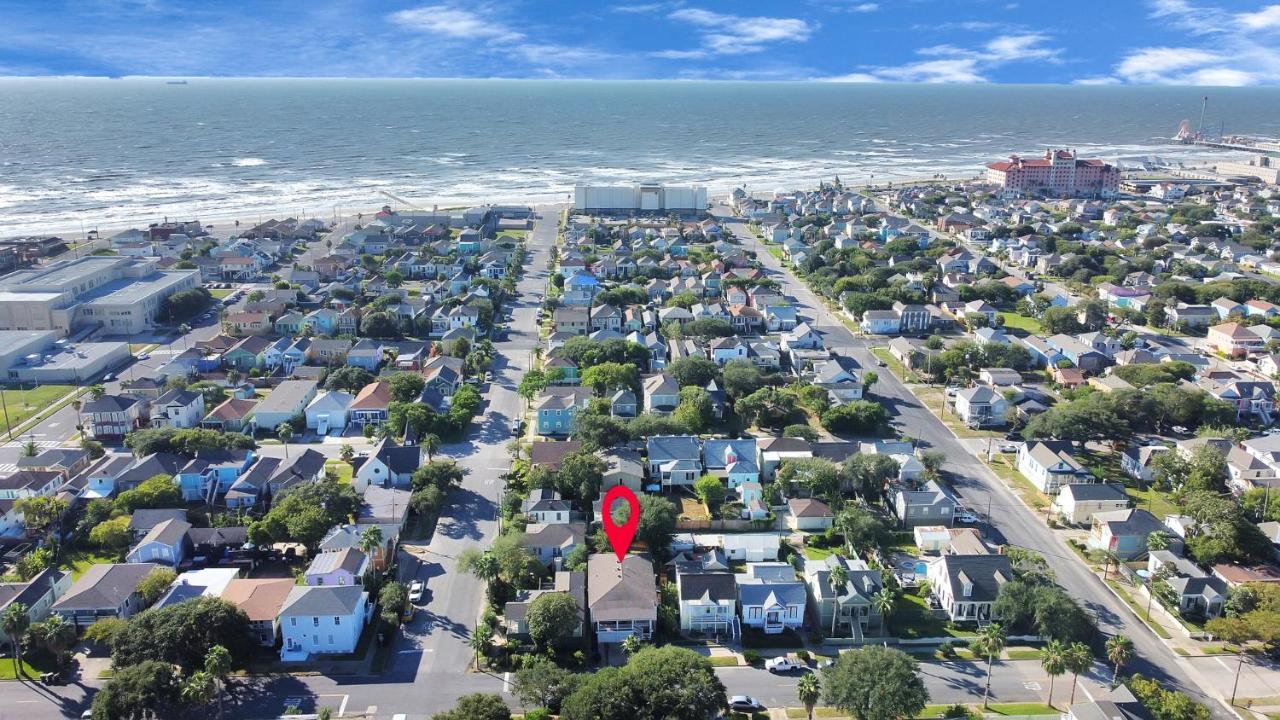 2 Kitchens,2 Living Rooms,4 Bedrooms-Close To All! Galveston Exterior photo