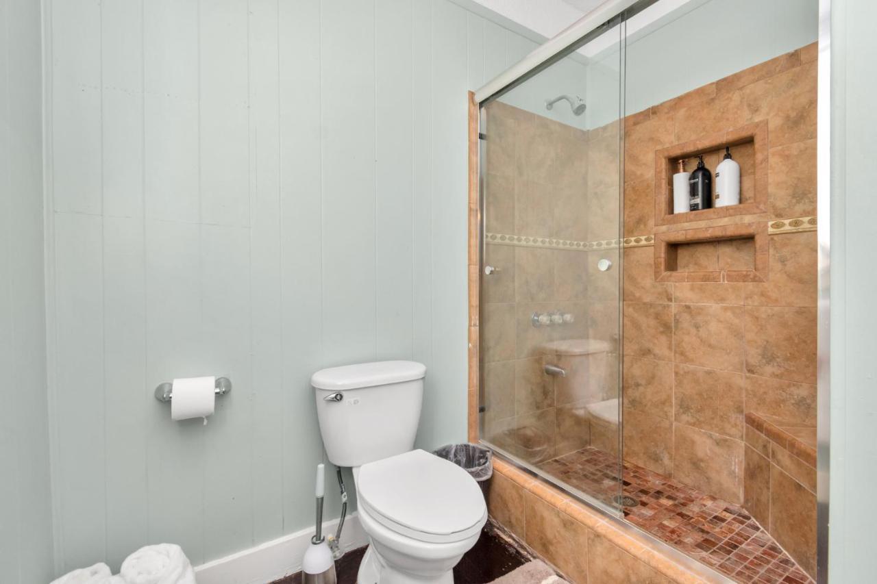 2 Kitchens,2 Living Rooms,4 Bedrooms-Close To All! Galveston Exterior photo