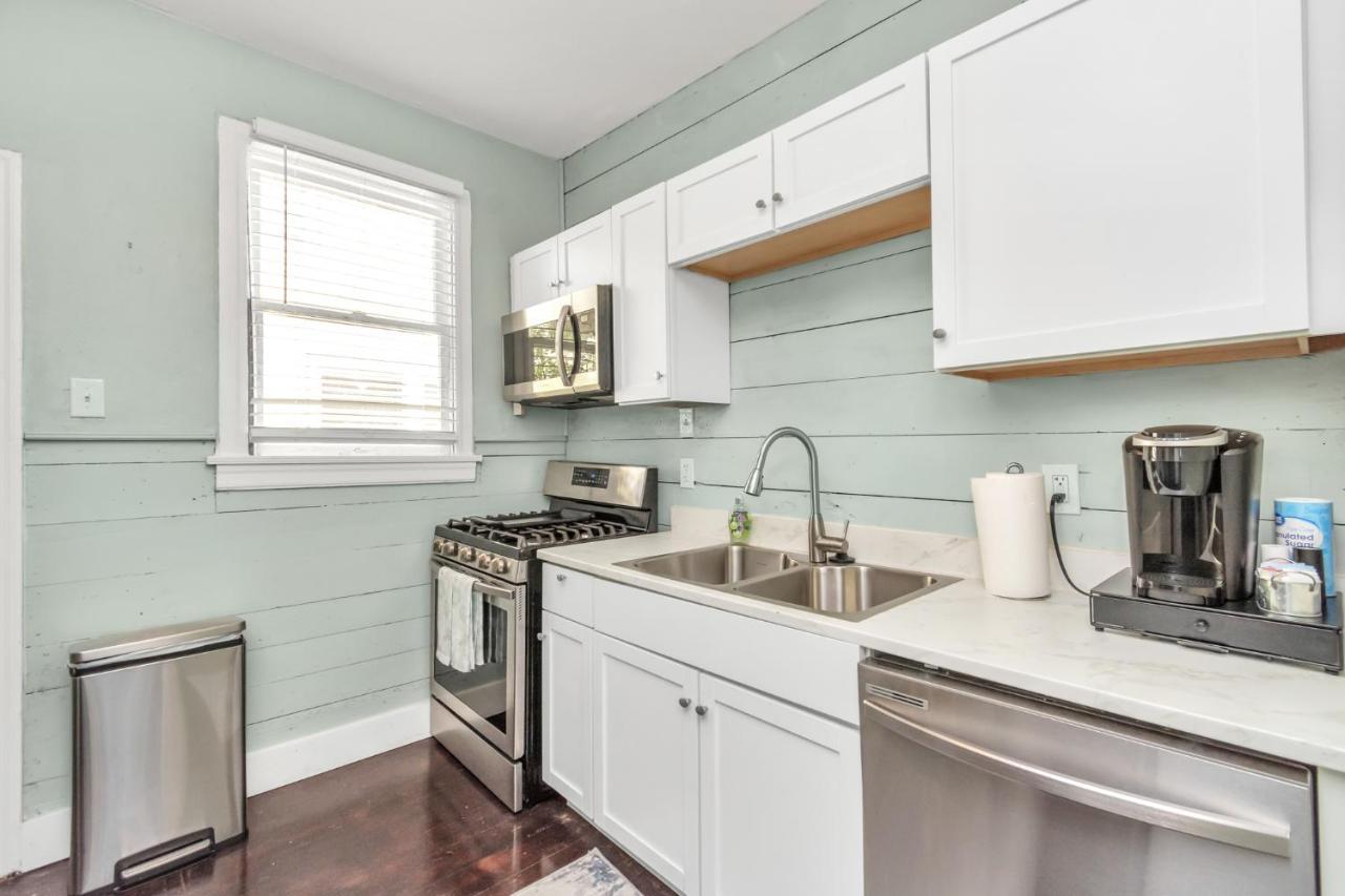 2 Kitchens,2 Living Rooms,4 Bedrooms-Close To All! Galveston Exterior photo