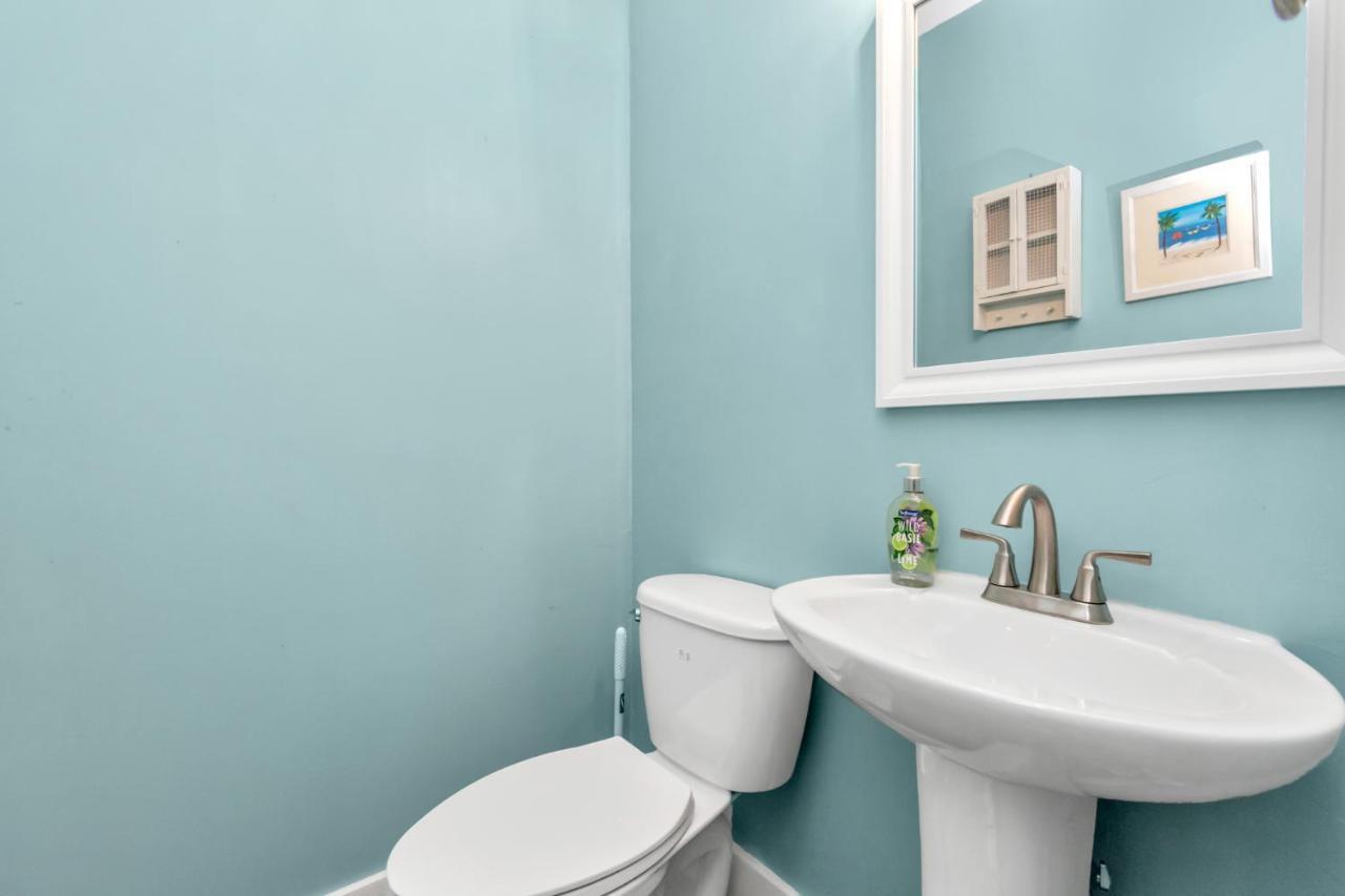 2 Kitchens,2 Living Rooms,4 Bedrooms-Close To All! Galveston Exterior photo