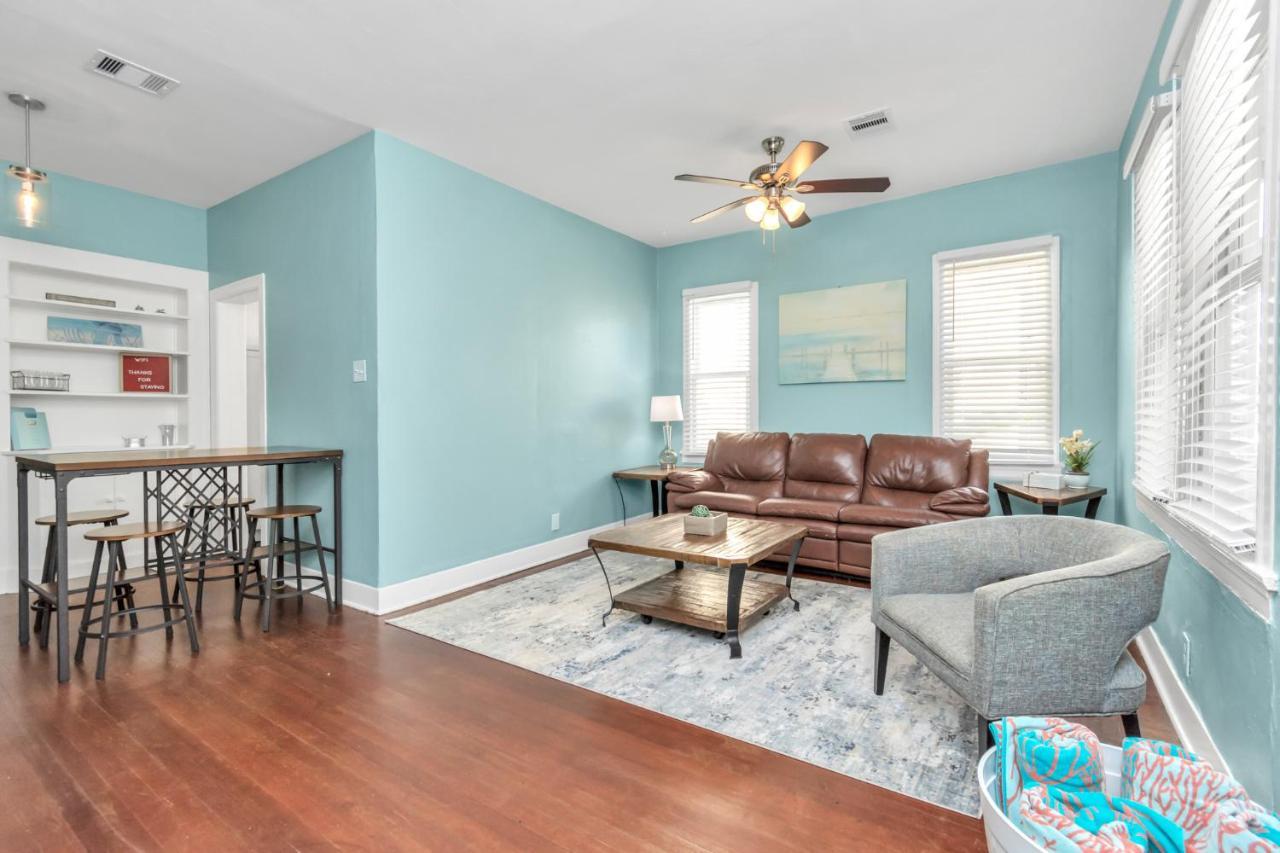 2 Kitchens,2 Living Rooms,4 Bedrooms-Close To All! Galveston Exterior photo
