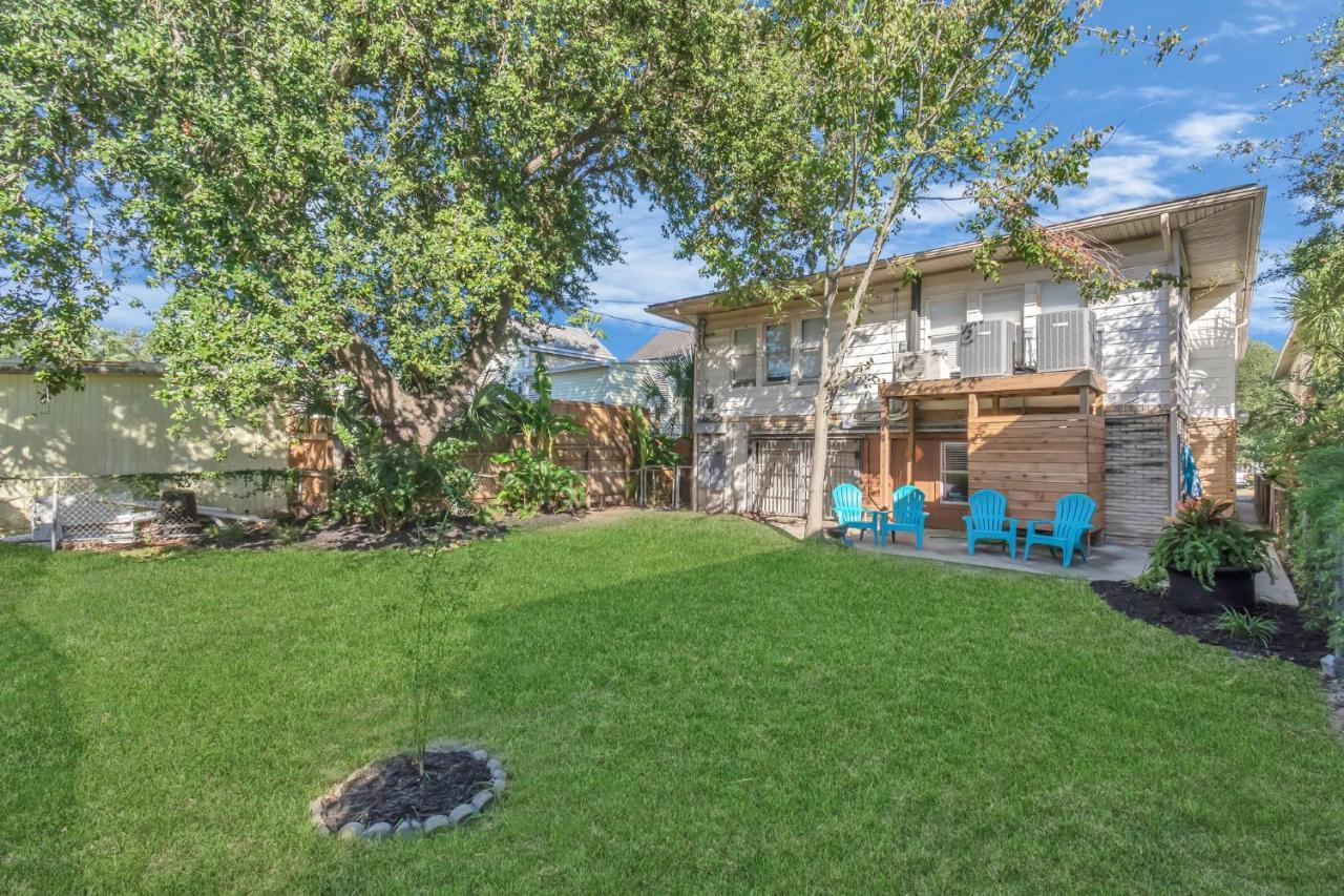 2 Kitchens,2 Living Rooms,4 Bedrooms-Close To All! Galveston Exterior photo